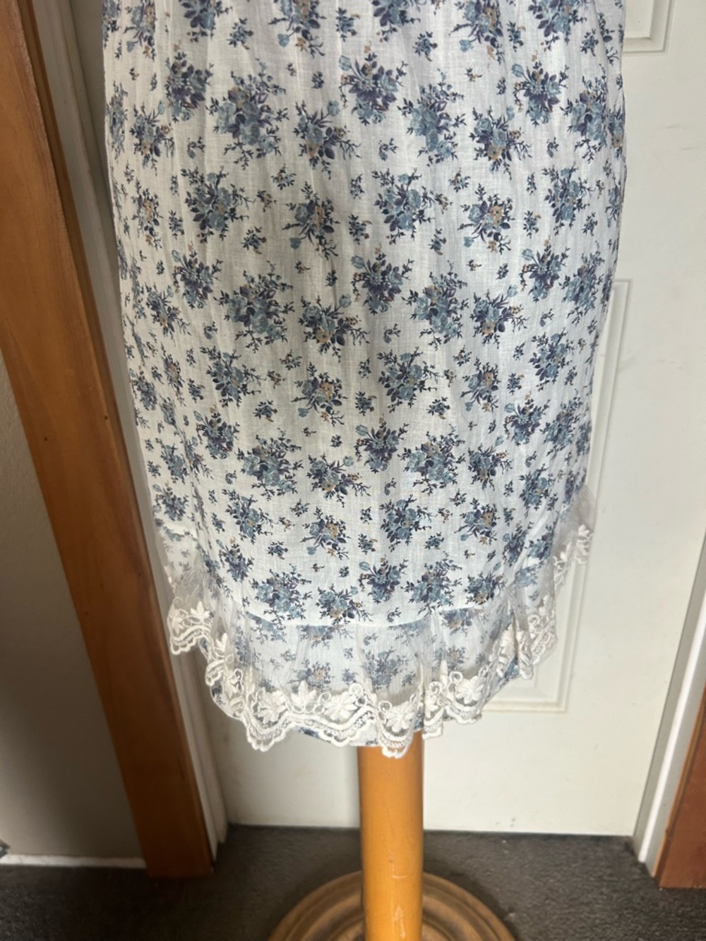 Dress - Picture 11 of 16